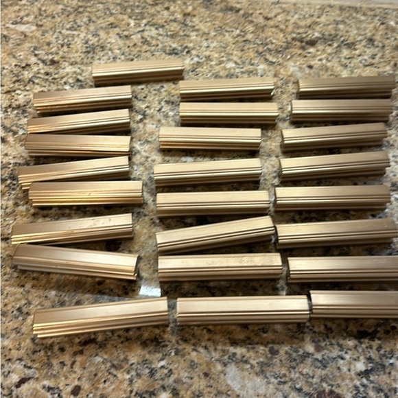 Kitchen Cabinet gold handles 4 1/2” (25) - Picture 1 of 6